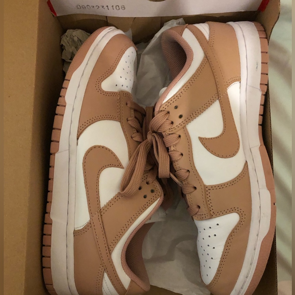 Nike Low Dunk 2 Tone Woman’s shoe.